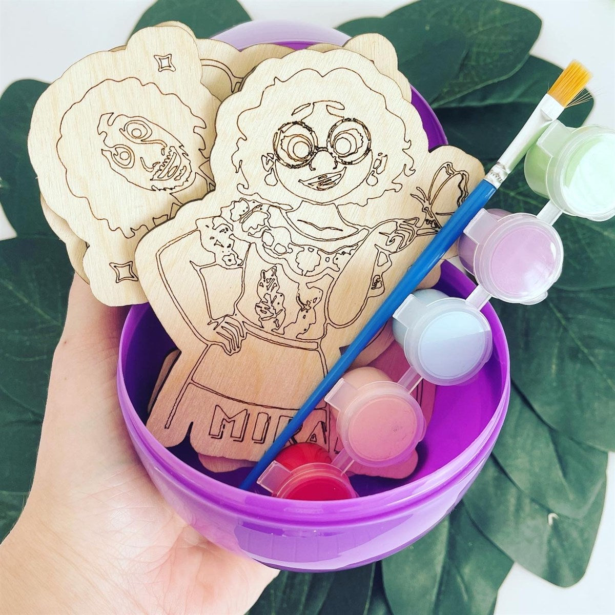 Jumbo Easter Eggs with Paintable Characters